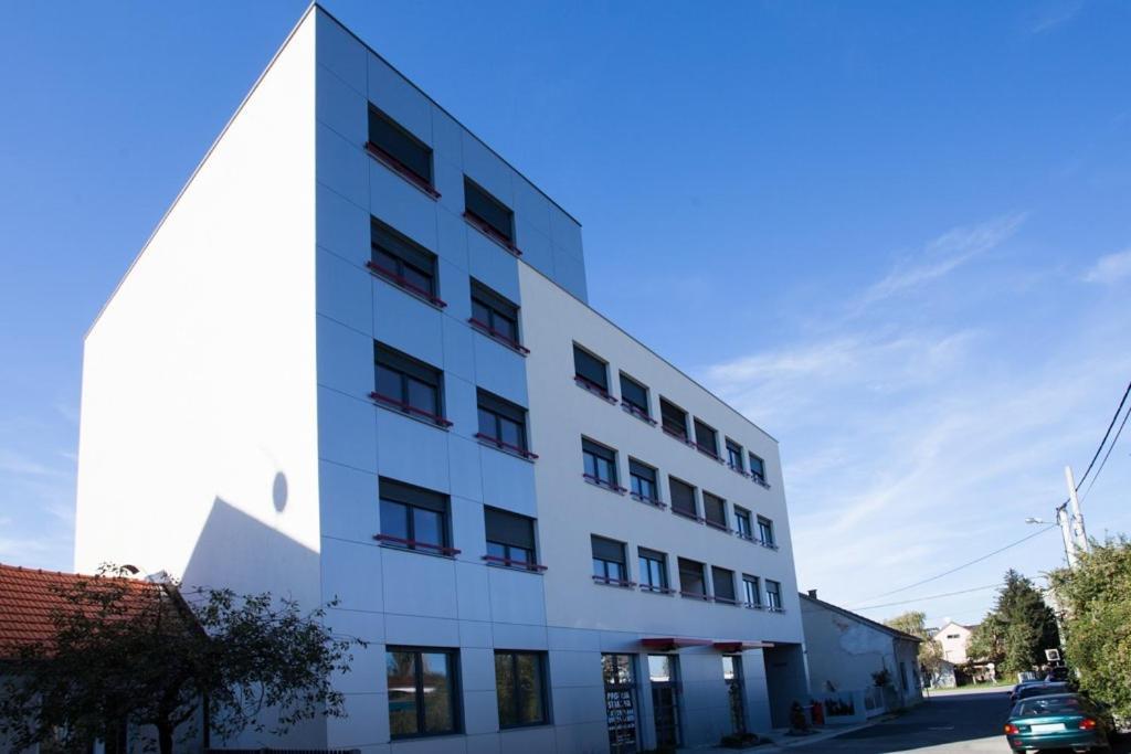 Theos Atelier Self Check In Apartment W Free Private Parking Zagreb Exteriör bild